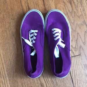 Airwalk size 7.5 tennis shoe